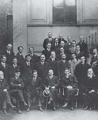 Members of the First Dáil Éireann Members of the Irish negotiation committee, December 1921 continued a campaign of propaganda in both America and at the Paris Peace Conference, trying to convince