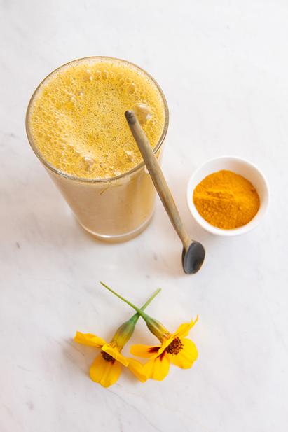 Turmeric Smoothie Simply add all of the ingredients into the blender and blend for 30-45 seconds. Get creative and experiment!