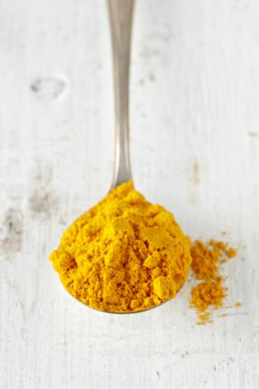Daily Dosage of Turmeric How much turmeric should you consume to retain the health benefits? Here are a few helpful tips to get you started. Sayer uses 1/2-1.