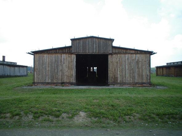 78 A. Myers Fig. 5.3 Wooden block house at Auschwitz II-Birkenau in 2004.