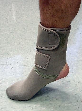 NIGHT GAUNTLET Have cold feet? The Therapeutic Night Gauntlet is designed especially to wear at night to prevent cold feet.