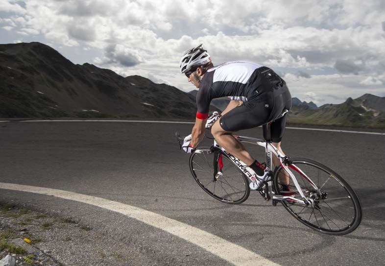 GIORDANA FORMARED CARBON MEN S FORMARED-CARBON is the elite apparel collection from Giordana. These award-winning pieces consistently set the bar for technical advancement, innovation and performance.