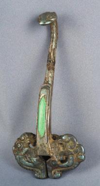 251 33 30 Belt hook Bronze with silver inlay, length 13.1 cm Tanenbaum 20504 AGGV 2007.005.