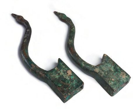 14 15 11 Daggers (some with ibex, zoomorphic pommels and openwork handles) Nomadic North China, Mongolia, Siberia Late Shang/Zhou period, 13th 3rd century BCE Bronze,