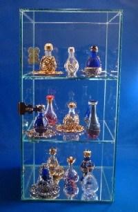 DISPLAYS Showcases Displaying your tear bottle selection in an attractive and secure manner is essential to high