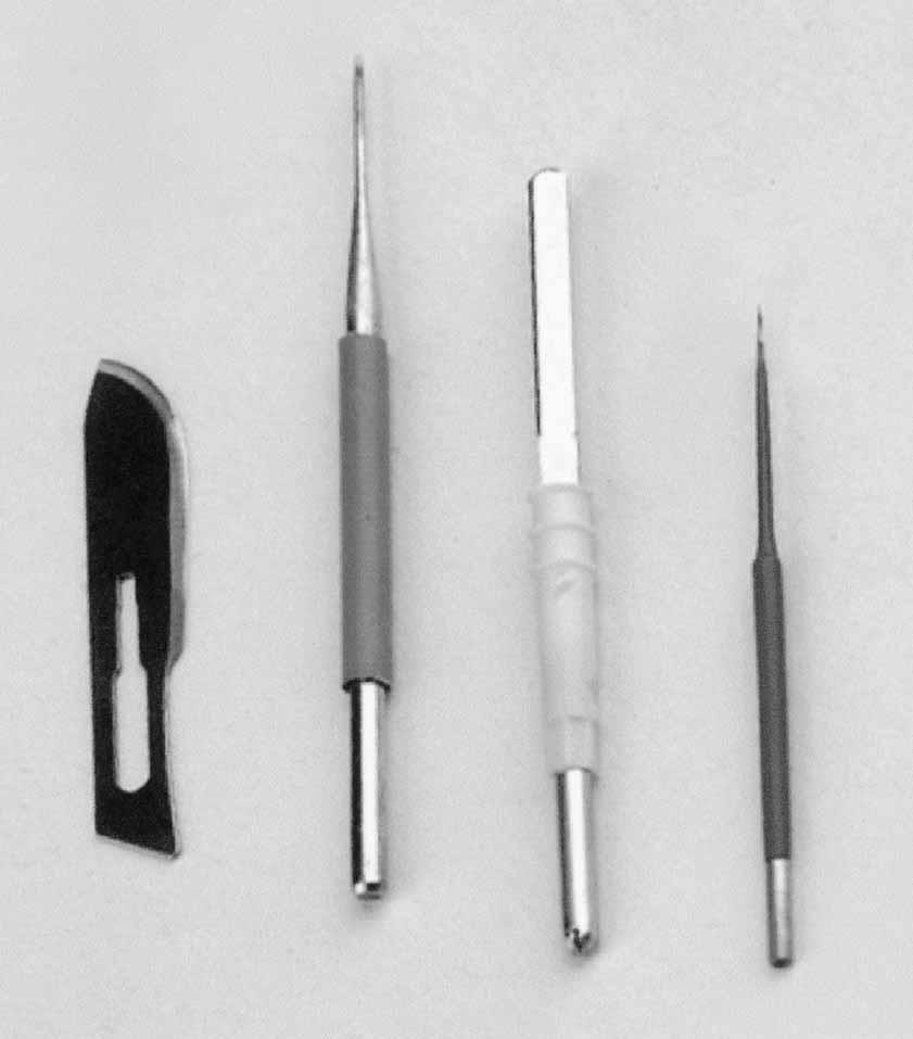 Electrocautery scalpel 269 FIG. 1. From right to left: micro-needle electrocautery scalpel, blade-tip monopolar, needle-tip monopolar and steel scalpel. haemostasis.