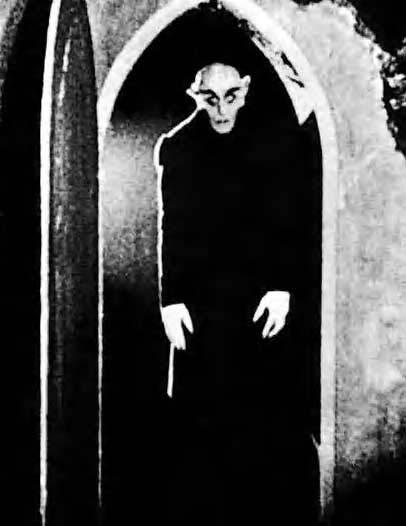 Sidney Germaine Michelle Mills Stage Makeup Honors Project Das Ross-feratu Experiment Nosferatu is an extremely terrifying and wonderful icon of German Expressionism, let alone the entirety of horror