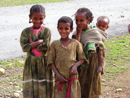 Children on the road to Mekelle,