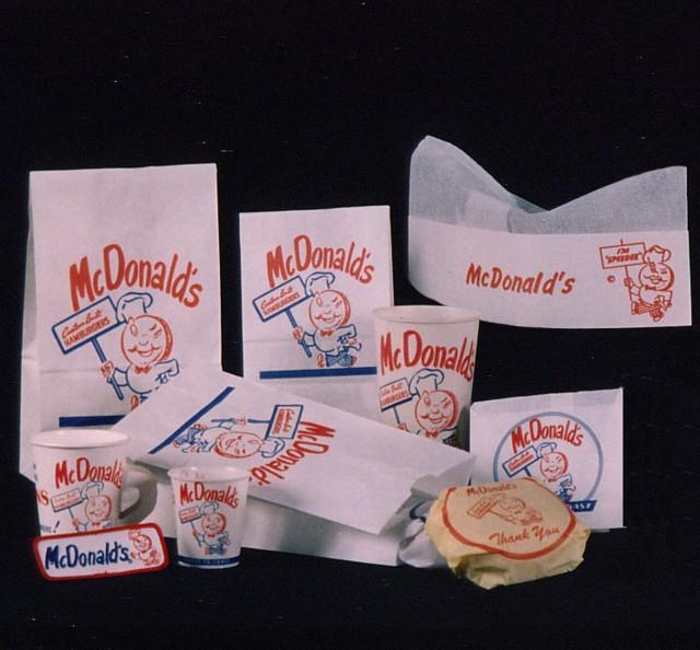 a význam nápisov znamenal rýchlosť McDonaldu v podávaní hamburgerov a zároveň vytváranie hamburgerov presne na objednávku. 84 Obr. č.