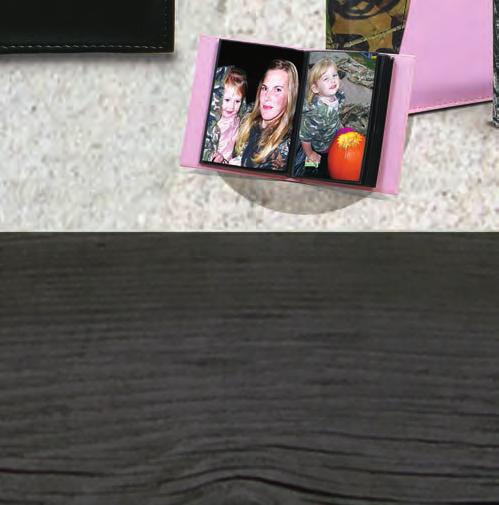 Book (30142) Handy photo album perfect for taking along to show your