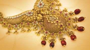 while The Chennai Silks Jewellery Mahal is situated in Chennai.