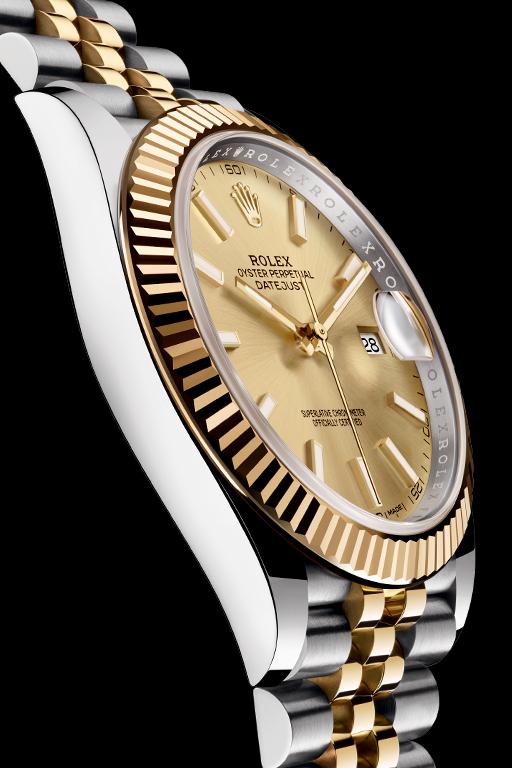 Features THE OYSTER CASE, SYMBOL OF WATERPROOFNESS The Oyster case of the Datejust 41, guaranteed waterproof to a depth of 100 metres (330 feet), is a paragon of robustness, proportion and elegance.