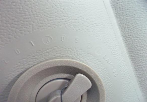 SPA SPA liner 1) Oznaka ventila na napihljivem robu 2) Intex Logo z bočne strani SPA (oznaka) 3)