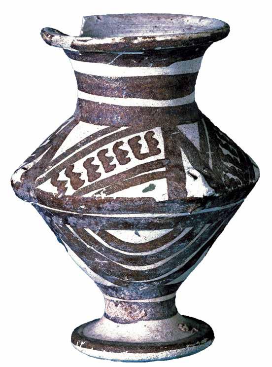 Ashmolean Museum. Figure 21.3 Painted pottery jar, Ninevite 5 period.
