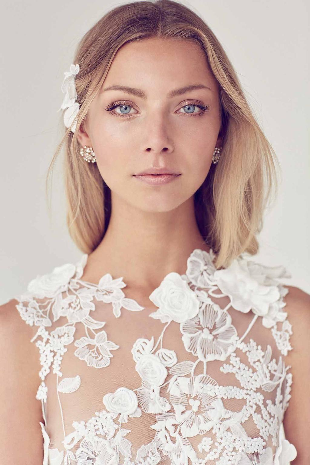 Allure Gown IL08 3D appliqué tulle lace gown