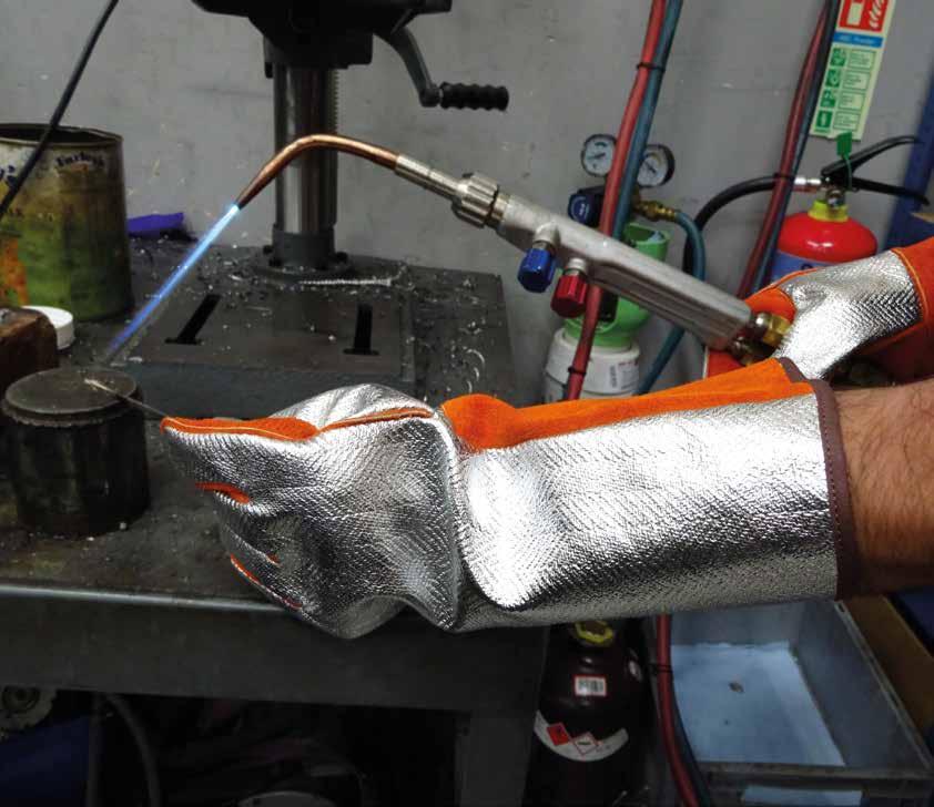 Heat Resistant This standard specifies thermal performance for protective gloves against heat and/or fire.