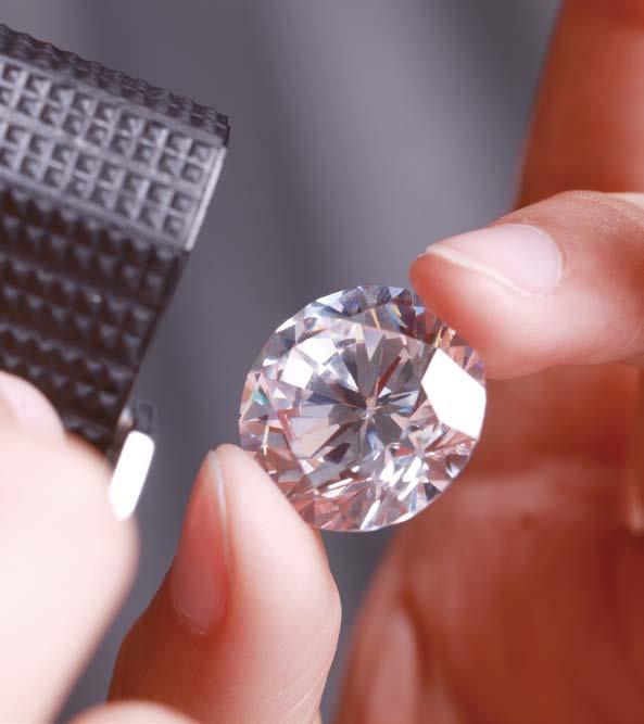 Through these partnerships, the company successfully launched two homeomorphism natural diamond drills called Perfect Couple and Shining Lights.