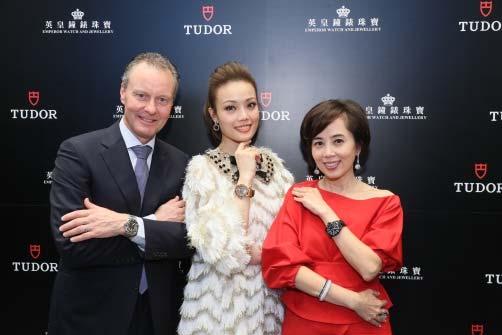 plus ~5% Medium Rose Gold Thailand plus ~5% HK$325,000 Rolex "Day-Date RMB347,000 Patek