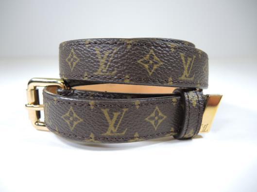 Louis Vuitton Mini 25mm Monogram Belt Size S Retailed for $385, sold in one day for $199.