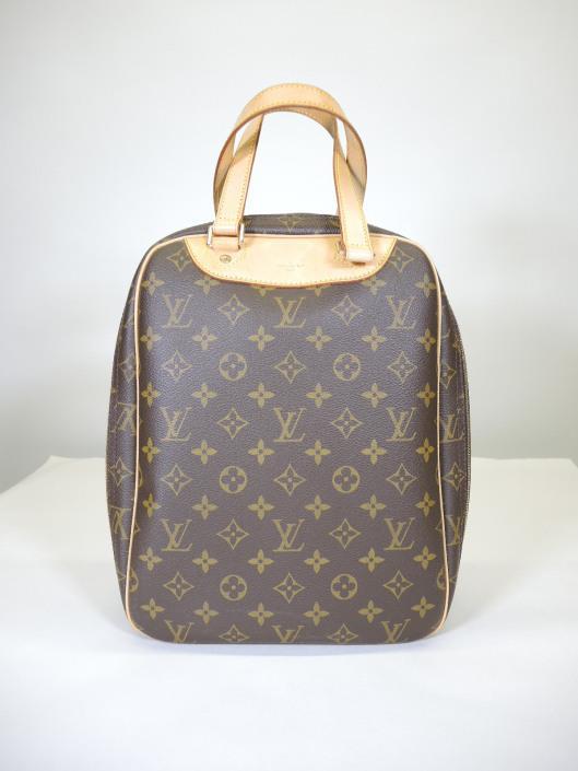 LOUIS VUITTON Excursion Travel Bag Retailed for $970, sold in one day for $499. 03/25/17 Originally designed in 1998, this bag was marketed as a shoe carrier for your travels.