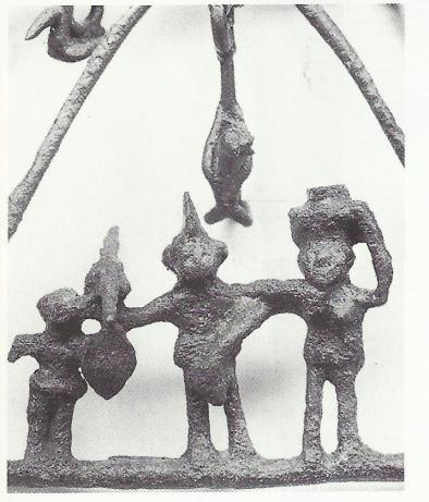 P a g e 84 Figure 7: Bisenzio incense burner with man, wife and child.
