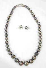 consignors appraisal. $7,000 - $9,000 450 451 Large set of cultured untreated Tahitian necklace pearls, 14.