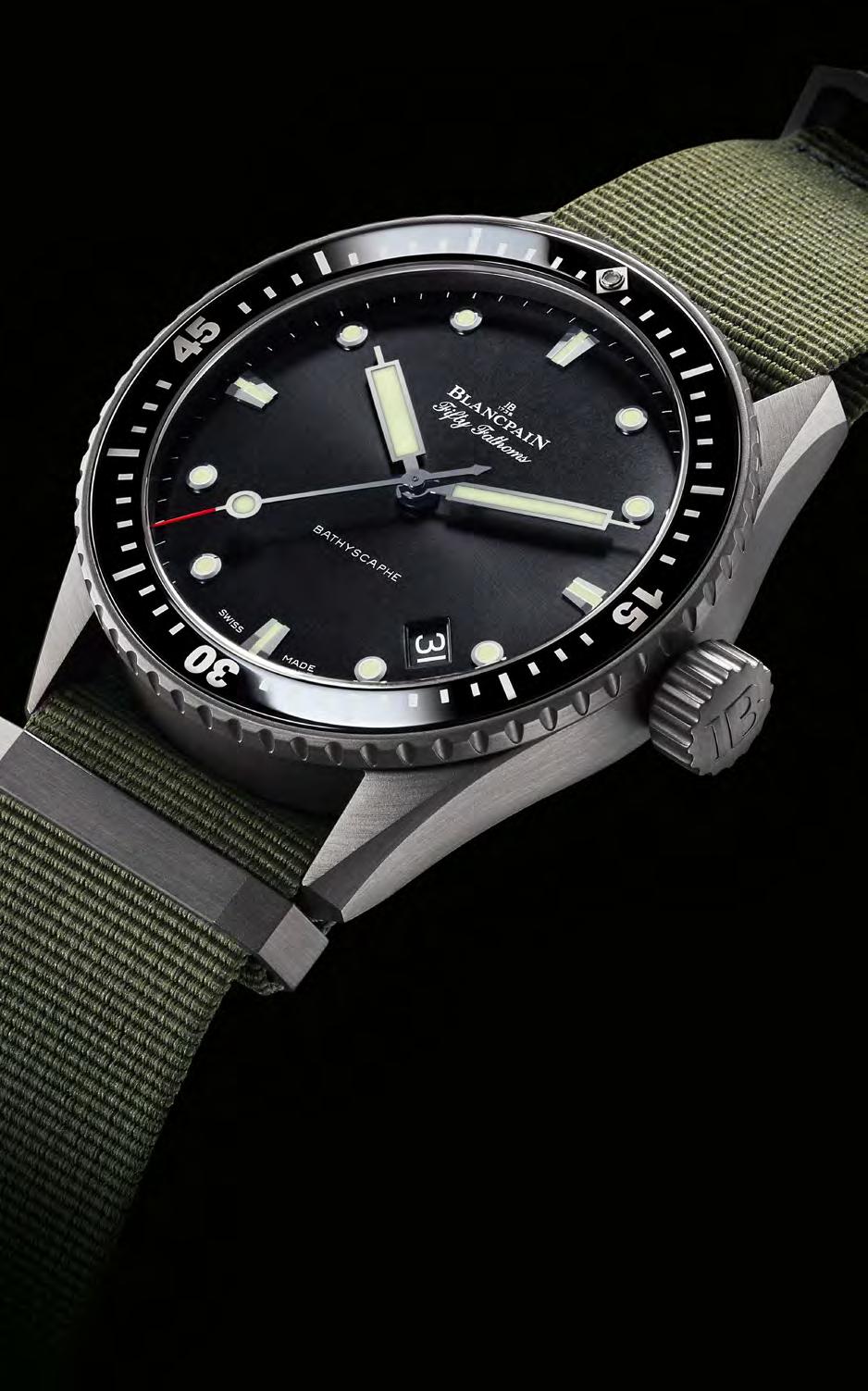 BATHYSCAPHE 5000-1230-B52 A CALIBRE 1315 5-day power reserve Date and seconds Black dial Unidirectional satin-brushed titanium bezel with