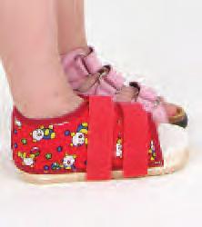 with bear pattern Required Measurements Length of foot Available in Two colours Red Bear Blue Bear Sizes Length Item No. S (Red) 12.