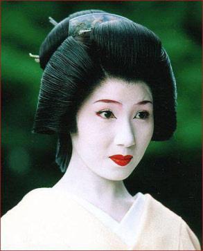 Unlike apprentice geisha (maiko), full-fledged geisha