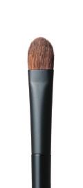 THREE Color Veil Statement Brush SS Material: Weasel, brown squirrel 3,000 yen (excluding tax) Very small brush that can draw eye shadow as well as delicate lines. Perfect for detailed expressions.