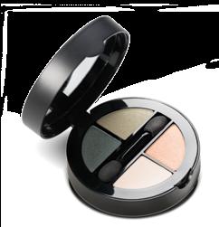 LUMINOUS SILK QUATTRO EYESHADOW VITAMIN E While it creates deep looks in eyes with its 6 different options, vitamin E in its content helps protection of eye lids