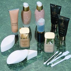 FOUNDATION CHEMISTRY Cream foundations are predominantly water, mineral oil, stearic acid, cetyl propylene glycol, alcohol, triethanolamine, lanolin derivatives, borax and insoluble pigments.