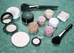 Concealer is removed from the container with a spatula and may be applied with a concealer brush or sponge.