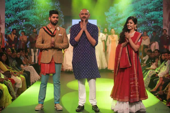 Shravan Kummar A woven tale of yore: Shravan Kummar reveals his collection of ensembles inspired by the art, taking a step in upholding this legacy.