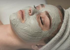 Essential Skincare (deep cleanse) Clay mud mask: Add Frankincense to a natural clay mud mask for nourishing.