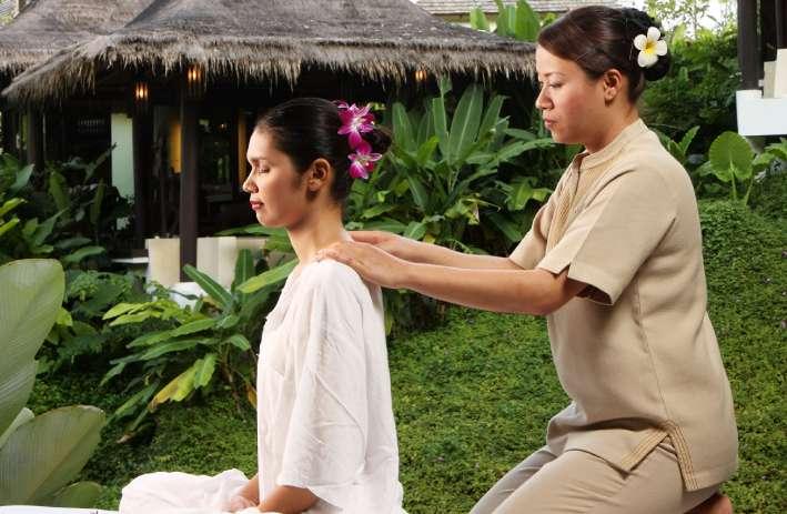 THE V MASSAGES THE V SIGNATURE MASSAGE 90 MINS / THB 3,500 Experience the secrets of The V spa healing power of the royal Thai massage combination with oil massage and warm herbals compress a