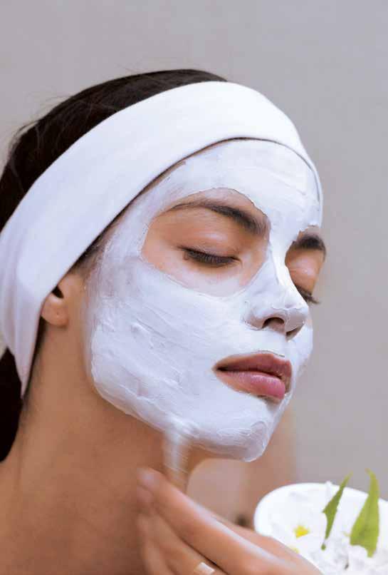 OMOROVISCZA FACIALS The world renowned spa brand Omorovicza is used for our facials.