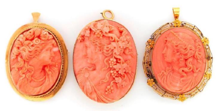 4 Here are some highlights of the upcoming sale on February 18 (see details in the online catalog): Lot 92: Antique miniature portrait and scenic jewelry & objects.