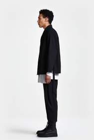 19 14 1-1 Box Blazer Slightly over sized cut style blazer in wool with collar seam