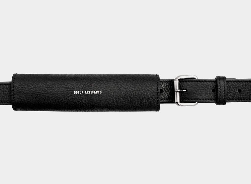 OA 03-1 Strap Belt Adjustable waist belt in black leather.