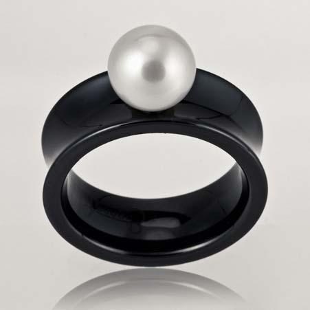Name: Black Ceramic Concave Ring with 8.4mm Round White Pearl Item # 10313 ALU: ZM CEOPO8BK8.4chines Finger Size 7 Pearl Description: Black Gem Ceramic 8mm Concave Band 8.
