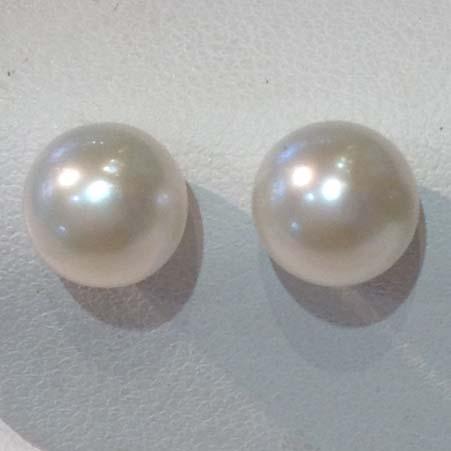 Name: White 8mm Pearl Stud Earrings in 14kt White Gold Item # 8811 ALU: ZMEP08WH14W White Cultured Pearls Description: 14kt