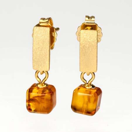 in Vermeil Item # 1351 ALU: 15845866 Amber Description: 23kt Yellow Gold Vermeil two amber cube shaped beads 6mm X 6mm that dangle from flat vermeil 10mm x 4mm rectangle Post and Nut post is placed