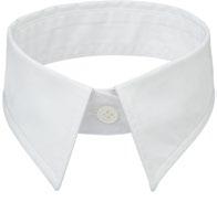 B&C Heritage s cuffs straight corners add sophistication to the shape.