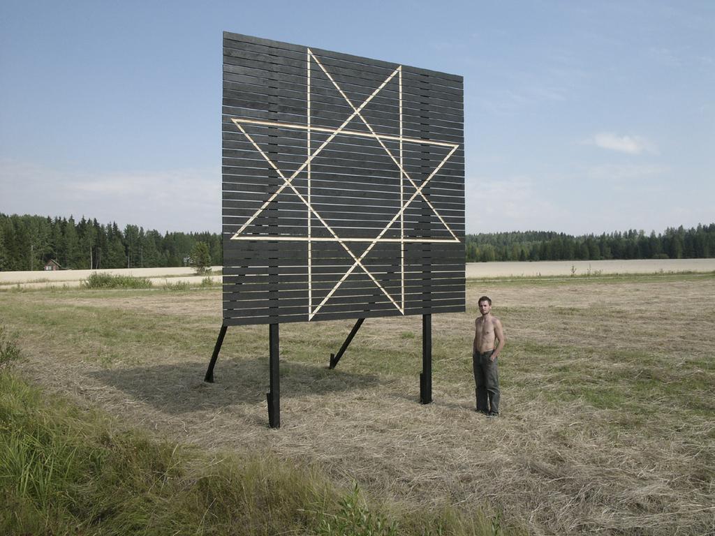 Installation view on the landroad close to Matti Salminen s Farm, Linjatie 551, Kellokoski, Finland; Black