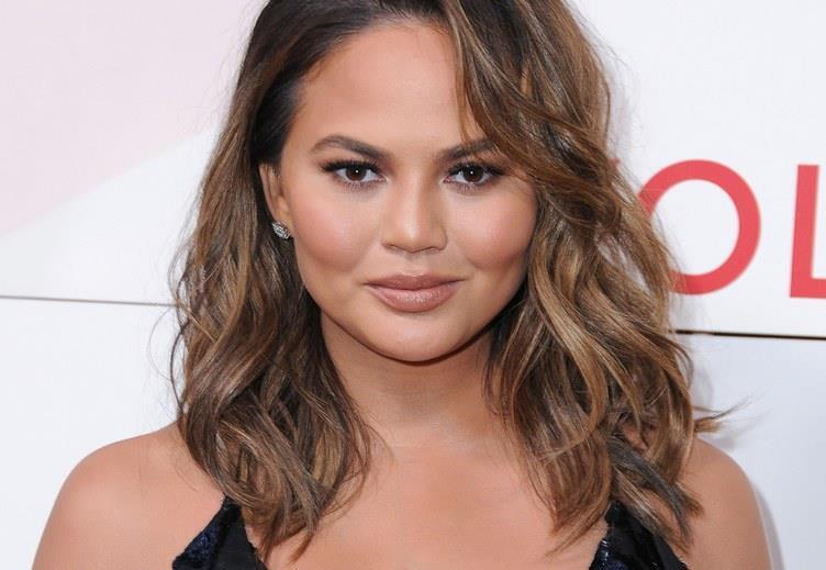 6 Chrissy Teigen s period makes her skin break out. As if getting a period weren t bad enough, symptoms like acne often come along for the ride.