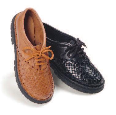 ZAPATO Women's Our rugged, classic lace up oxford is hand woven right to its same leather insole using natural vegetable tanned leather. Nothing but soft leather touches your feet.