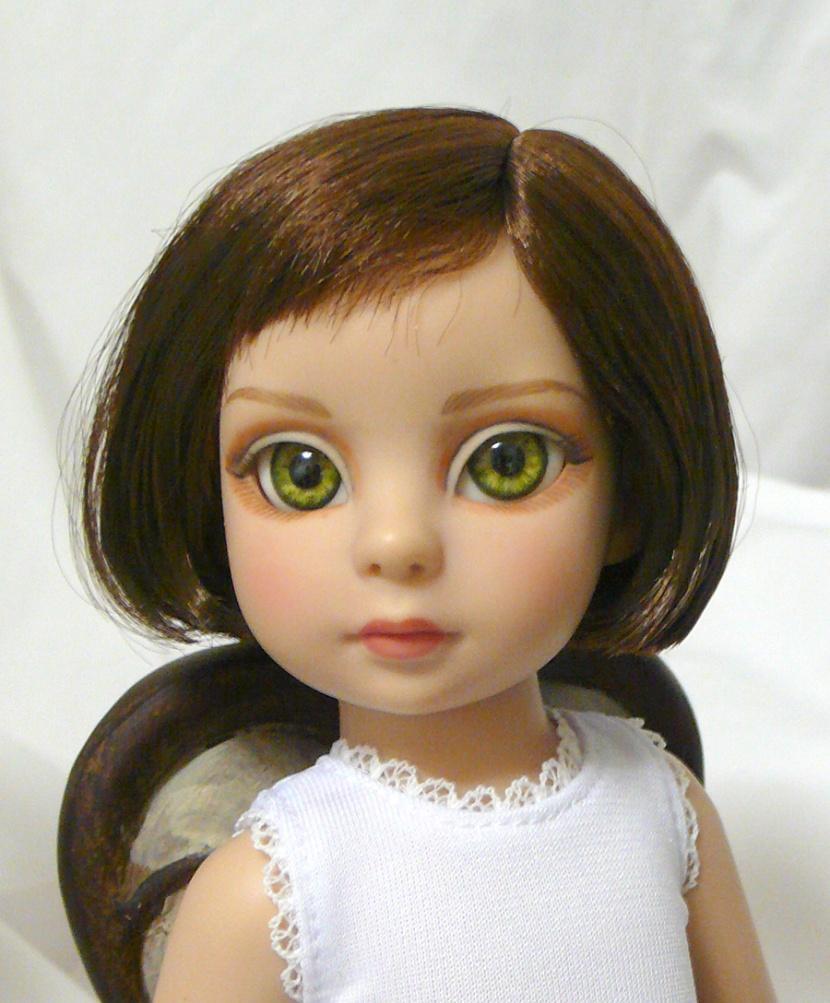 2 them with green glass eyes. ;] If this is your first doll customization, it might seem a bit scary at first, but I will tell you exactly how I did it.