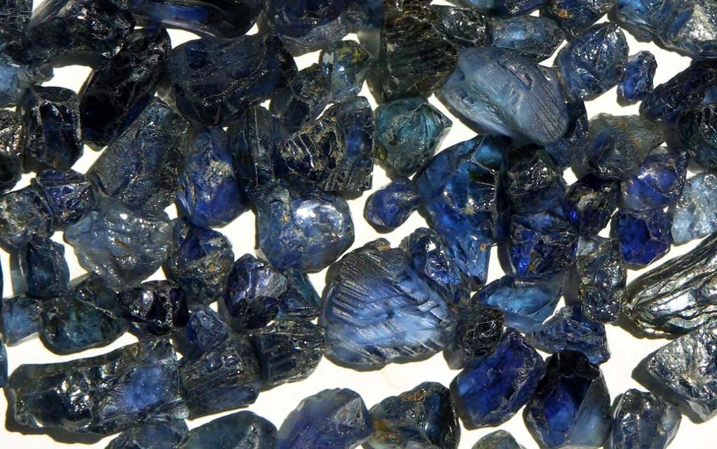 Ruby and sapphire rush near Didy, Madagascar 74 Figure 85: Blue sapphire parcel reportedly from Andrebabe seen in Andilamena in October 2005. Photo Vincent Pardieu / AIGS.