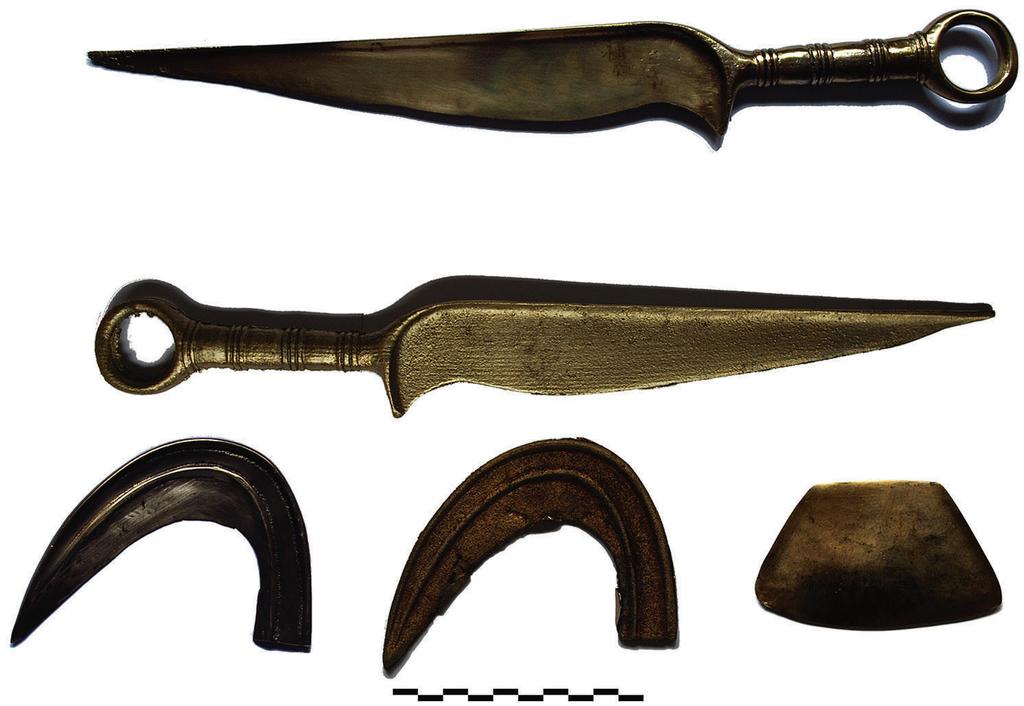 Cultural biographies of Bronze Age knives and sickles from south-western Poland 121 3.1. Experimental research In total, 5 replicas were created in the casting workshop Maziar s Workshop (Fig.